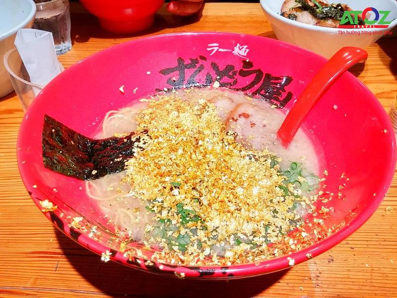 Khách hàng có thể rắc vàng tuỳ thích vào tô mì Ramen tại Nhật Bản?