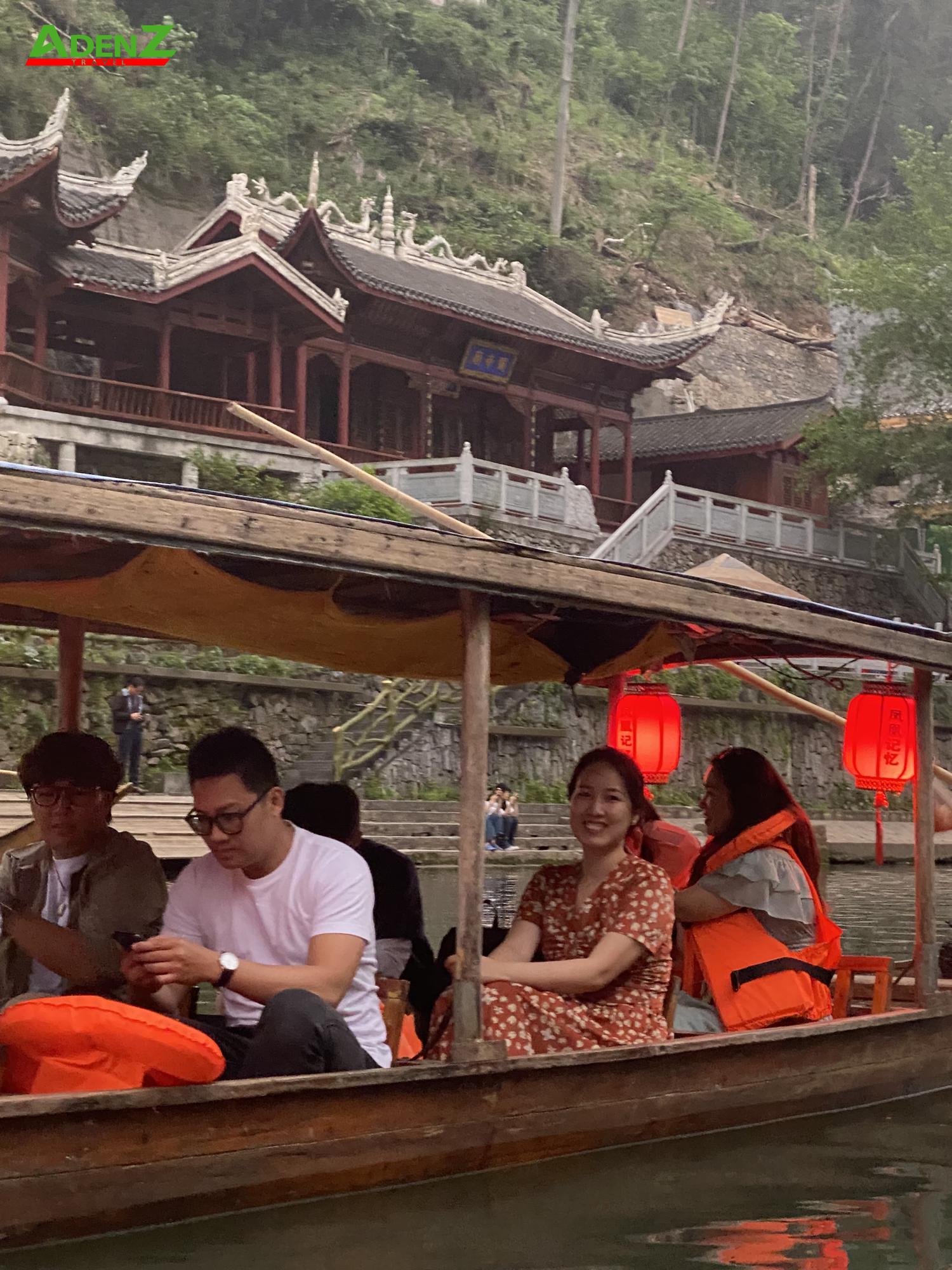 Tour du lịch Trung Quốc - TRƯƠNG GIA GIỚI – PHƯỢNG HOÀNG CỔ TRẤN