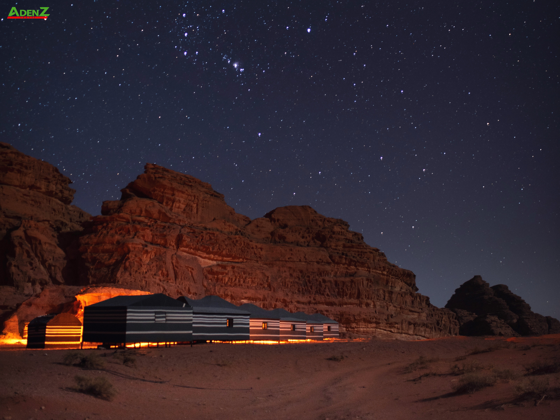 Bầu trời đêm đầy sao tại một khu cắm trại thuộc sa mạc Wadi Rum  Nguồn: Getty Images