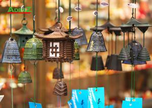 Nambu Furin nổi tiếng với thiết kế bằng kim loại với thanh âm trong trẻo du dương