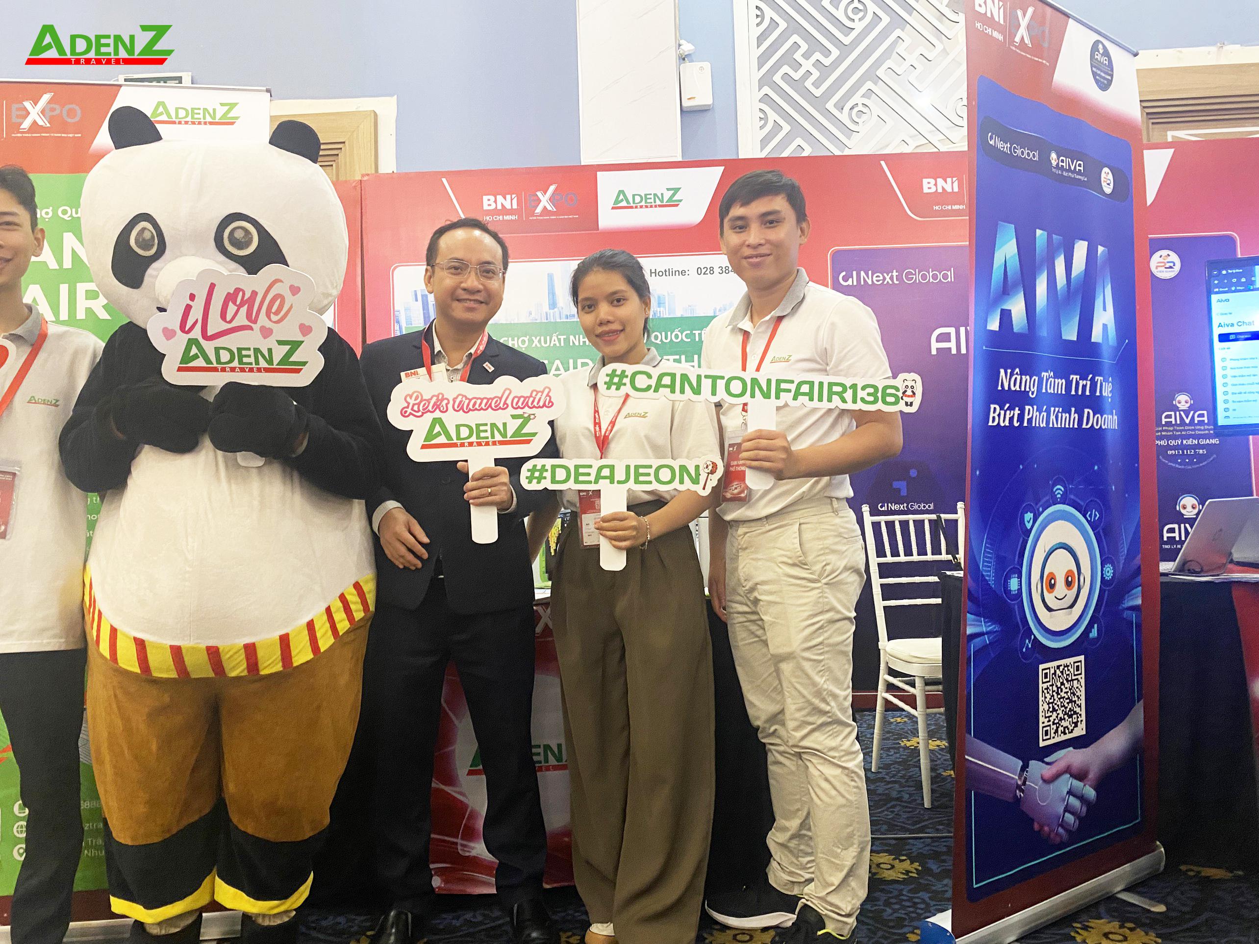 Đội ngũ AdenZ Travel tại sự kiện