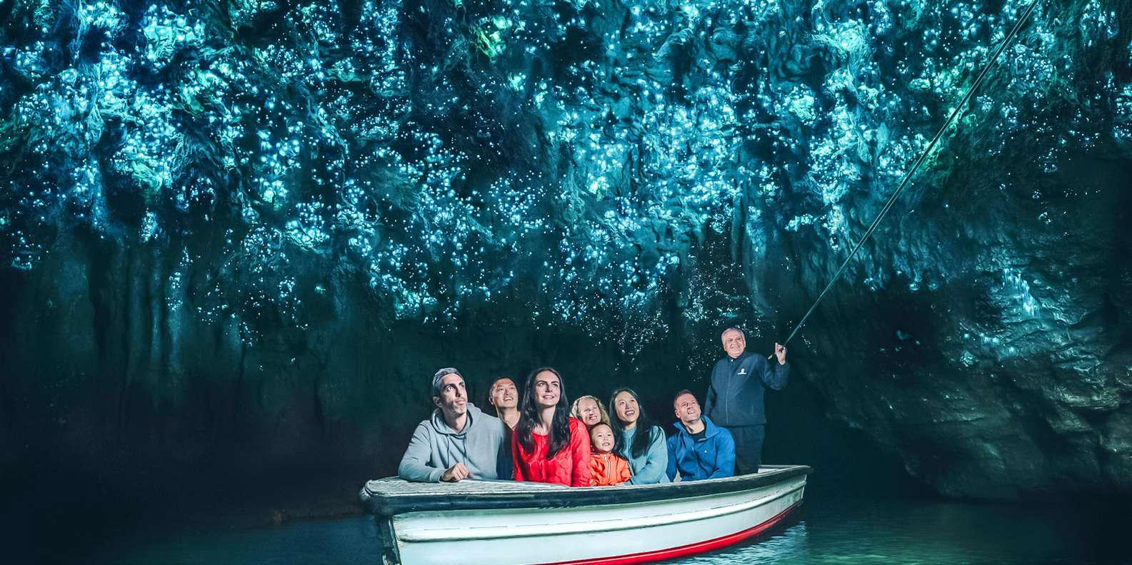 TOUR DU LỊCH NEW ZEALAND TUYẾN AUCKLAND - WAITOMO - TAUPO - ROTORUA - HOBITTON