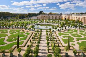 Đá là vật liệu chủ đạo trong khu vườn Versailles